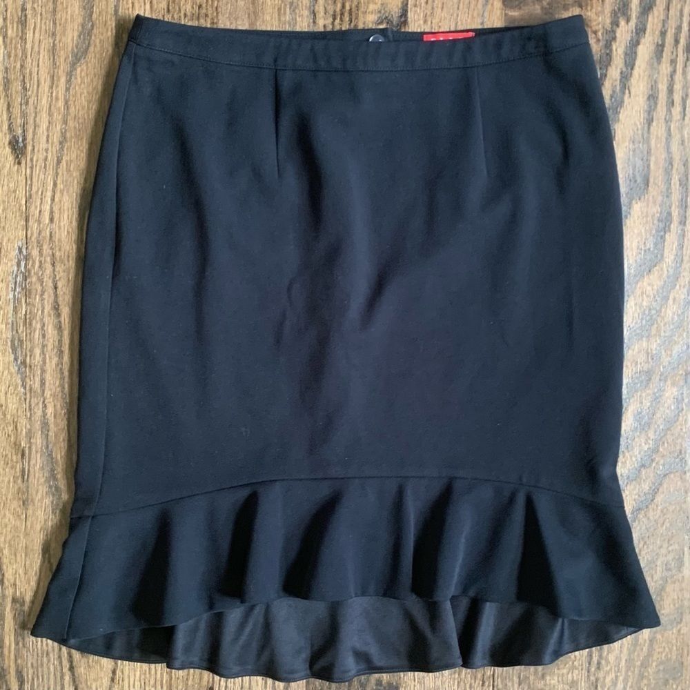 Elle Ruffle Hem Skirt • size 8